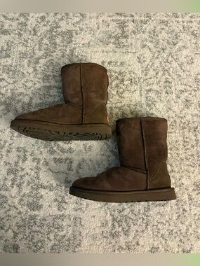 UGG Classic II Short Boots Womens US 8  Suede 1016223